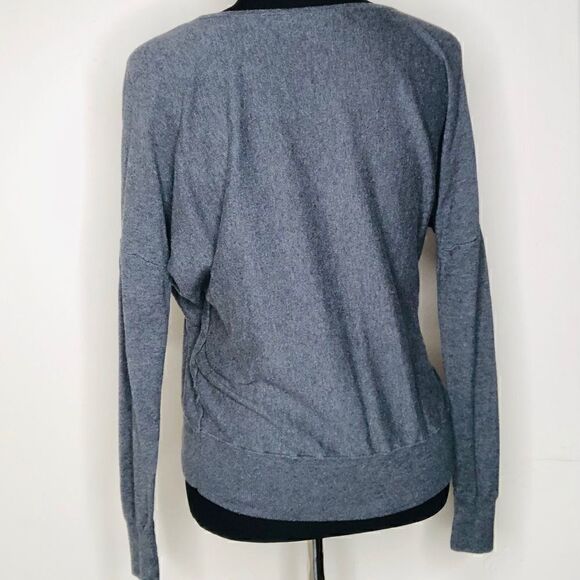 GAP🍃Long-Sleeve Gray Scoop Neck Knit Jersey Top🍃 - Picture 3 of 12